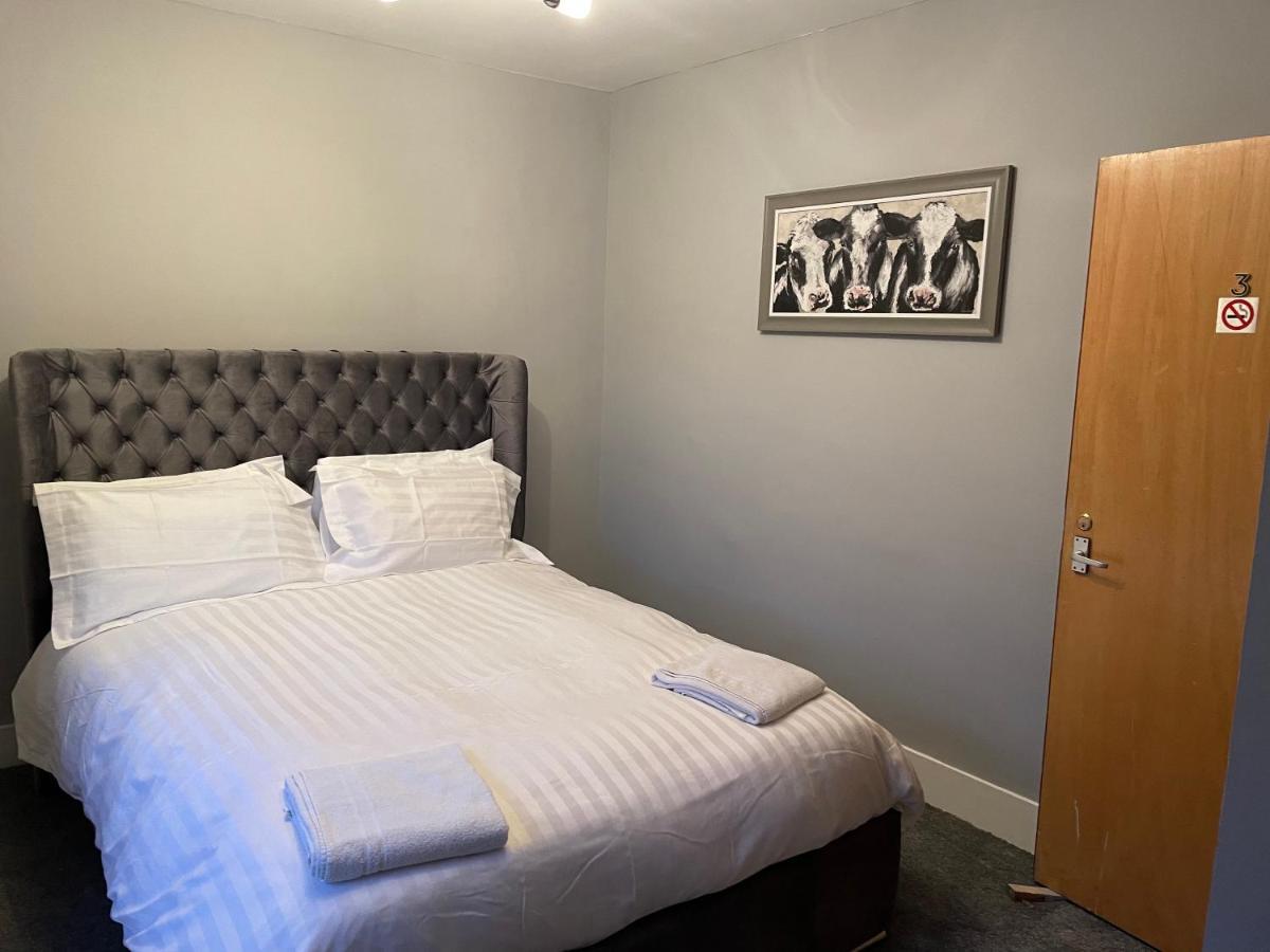 Commercial Hotel Insch Luaran gambar